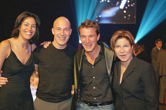 Christophe et Julie de "Loft Story", émission diffusée en 2001. A côté d'eux se trouve Benjamin Castaldi et Kenza.