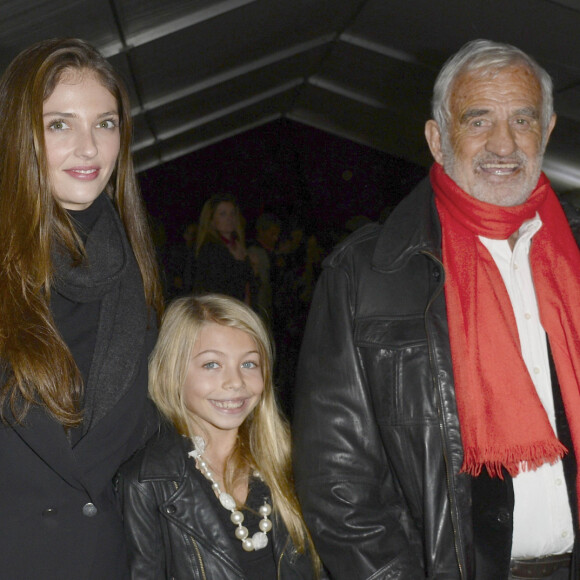 Jean-Paul Belmondo avec sa petite-fille Annabelle Waters Belmondo, et sa fille Stella Belmondo - Premiere de "Silvia" au Cirque Alexis Gruss a Paris le 28 octobre 2013.