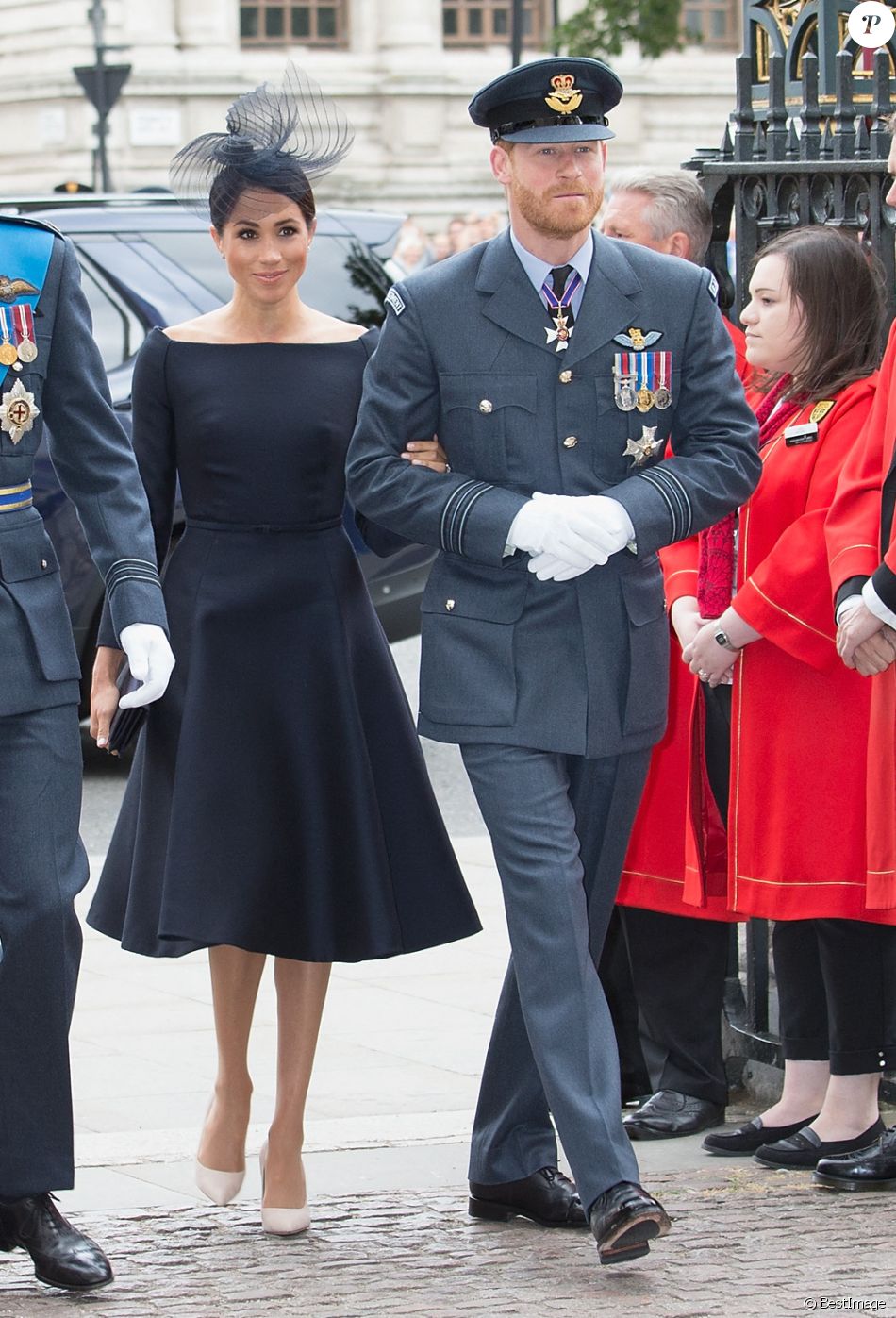 Meghan Markle, duchesse de Sussex (habillée en Dior Haute Couture par Maria Grazia Chiuri), et le prince Harry, duc de Sussex - Arrivées de la famille royale d'Angleterre à l'abbaye de Westminster pour le centenaire de la RAF à Londres. Le 10 juillet 2018