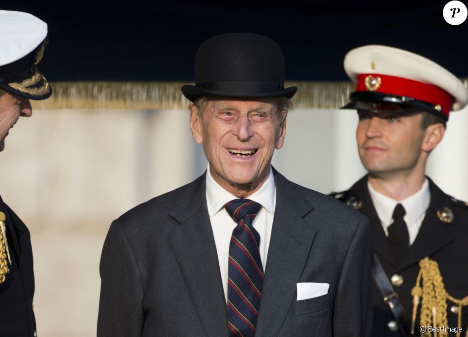 Le prince Philip, duc d'Edimbourg, assiste à la cérémonie "Beating Retreat" avec le "Massed Bands" de la Marine Royale à Londres. Le 26 mai 2016