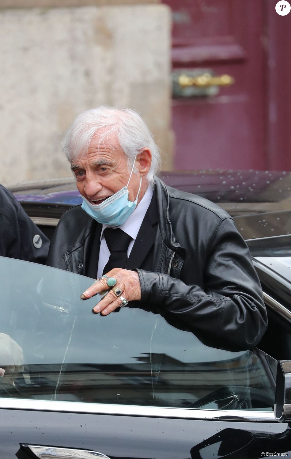Jean-Paul Belmondo - Hommage à Guy Bedos en l'église de Saint-Germain-des-Prés à Paris le 4 juin 2020.