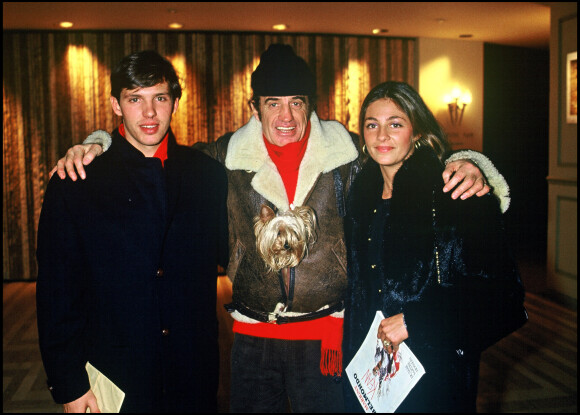 Jean-Paul Belmondo avec son fils Paul et sa fille Florence en 1987.