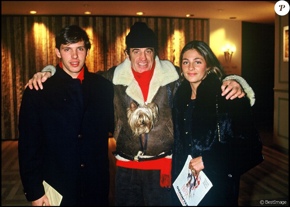 Jean-Paul Belmondo avec son fils Paul et sa fille Florence en 1987.