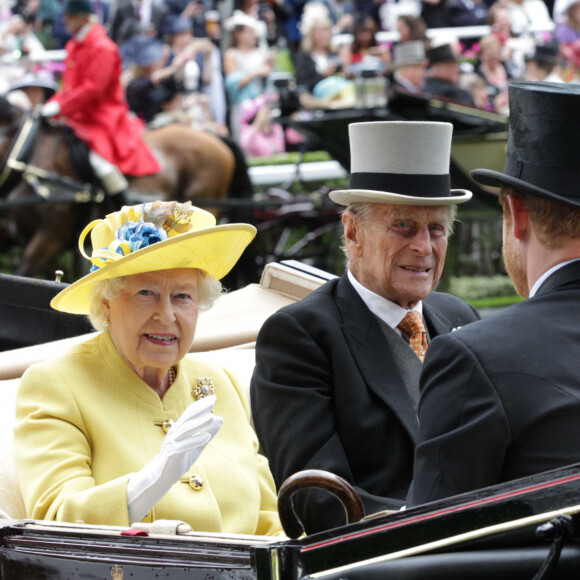 La reine Elisabeth II d'Angleterre, le prince Philip, duc d'Edimbourg, le prince Harry et le prince Andrew, duc d'York - La famille royale d'Angleterre à leur arrivée pour le 1er jour des courses hippiques "Royal Ascot". Le 14 juin 2016