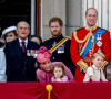 La reine Elisabeth II d'Angleterre, le prince Philip, duc d'Edimbourg, le prince Harry, Catherine Kate Middleton, duchesse de Cambridge, la princesse Charlotte, le prince George et le prince William, duc de Cambridge - La famille royale d'Angleterre au balcon du palais de Buckingham pour assister à la parade "Trooping The Colour" à Londres.