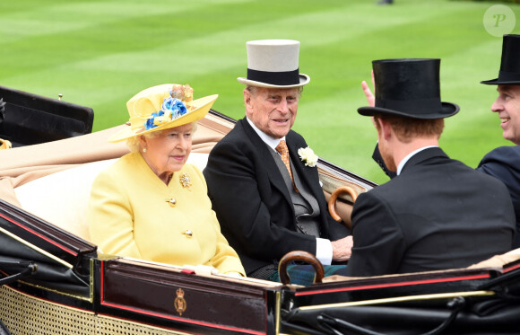 La reine Elisabeth II d'Angleterre, le prince Philip, duc d'Edimbourg, Le prince Harry et le prince Andrew, duc d'York - La famille royale d'Angleterre lors du 1er jour des courses hippiques "Royal Ascot" à Ascot, le 14 juin 2016.