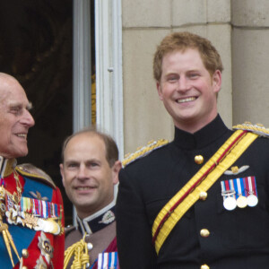 Le prince Philip, duc d'Edimbourg, le prince Harry - La famille royale britannique réunie pour présider le traditionnel Trooping the Colour à Londres, le 14 juin 2014.