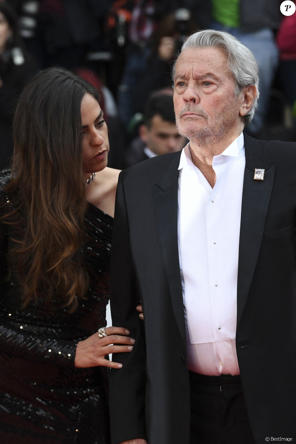 Alain Delon et sa fille Anouchka Delon - Montée des marches du film "Une vie cachée" lors du 72ème Festival International du Film de Cannes, le 19 mai 2019.