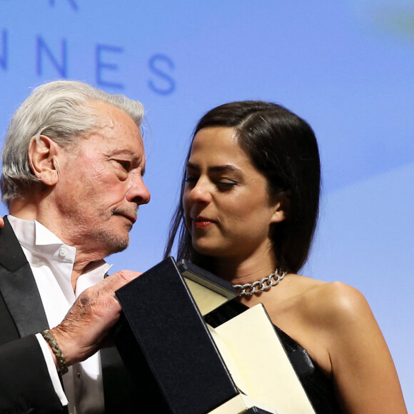 Alain Delon et sa fille Anouchka Delon- Remise de la Palme d'Honneur à Alain Delon lors du 72ème Festival International du Film de Cannes, le 19 mai 2019. © Jacovides-Moreau / Bestimage