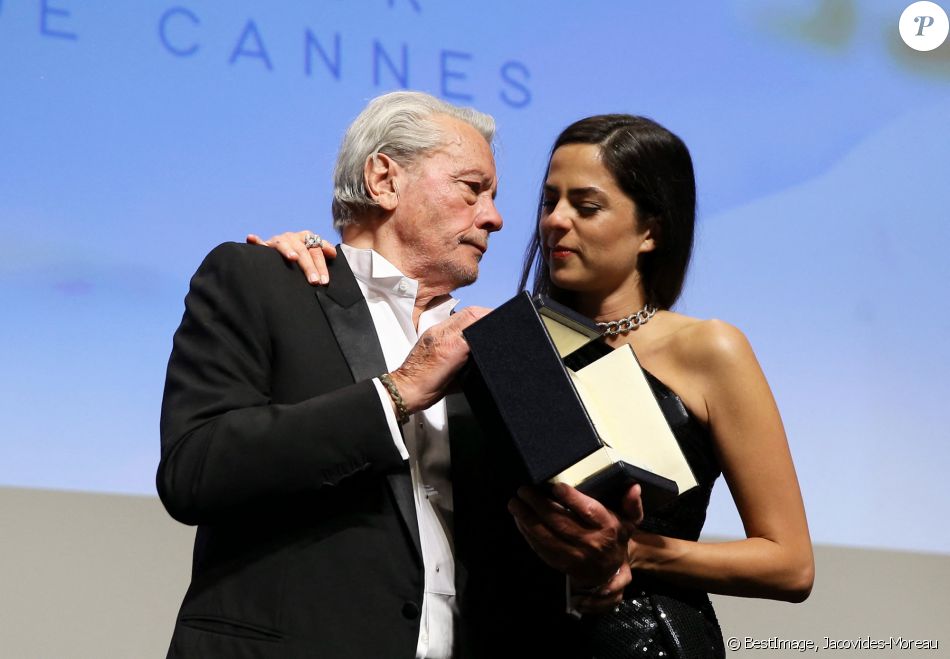 Alain Delon et sa fille Anouchka Delon- Remise de la Palme d'Honneur à Alain Delon lors du 72ème Festival International du Film de Cannes, le 19 mai 2019. © Jacovides-Moreau / Bestimage
