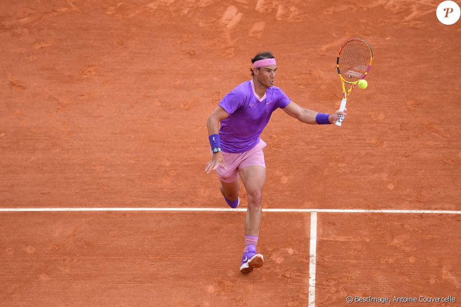 Rafael Nadal affronte l'Argentin Federico Delbonis lors du tournoi de tennis Rolex Monte Carlo Masters 2021 à Monaco, le 14 avril 2021. © Antoine Couvercelle/Panoramic/Bestimage