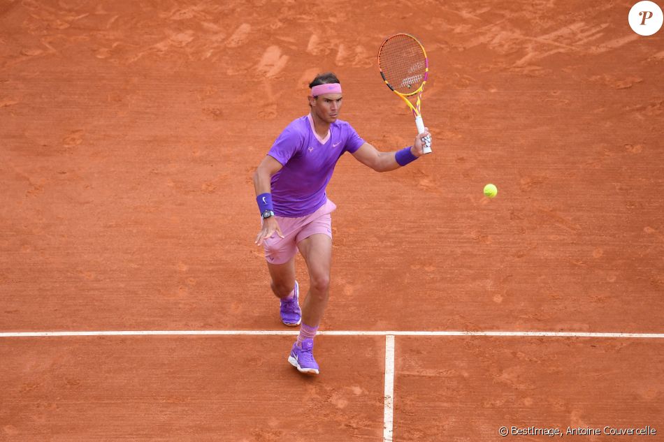 Rafael Nadal affronte l'Argentin Federico Delbonis lors du tournoi de tennis Rolex Monte Carlo Masters 2021 à Monaco, le 14 avril 2021. © Antoine Couvercelle/Panoramic/Bestimage