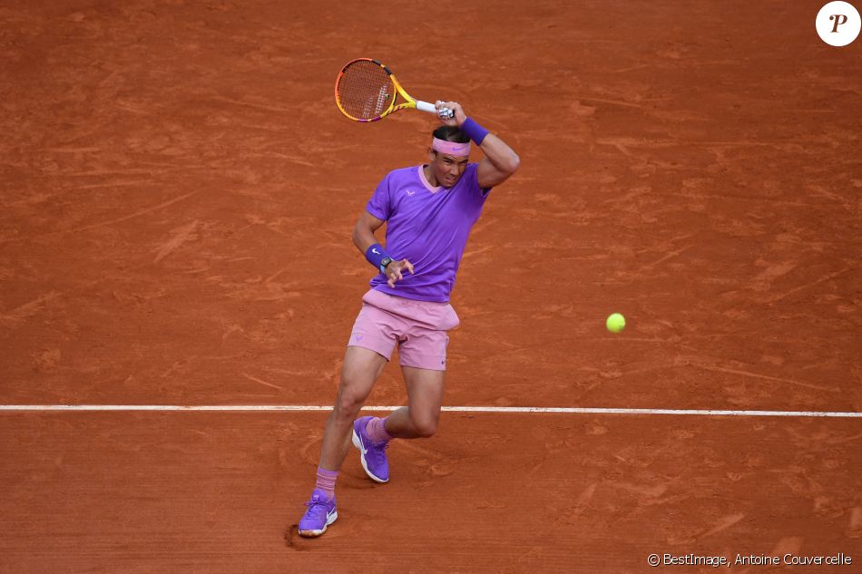 Rafael Nadal affronte l'Argentin Federico Delbonis lors du tournoi de tennis Rolex Monte Carlo Masters 2021 à Monaco, le 14 avril 2021. © Antoine Couvercelle/Panoramic/Bestimage