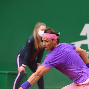 Rafael Nadal affronte et bat Grigor Dimitrov lors du tournoi de tennis Rolex Monte Carlo Masters 2021. Monaco, le 15 avril 2021.