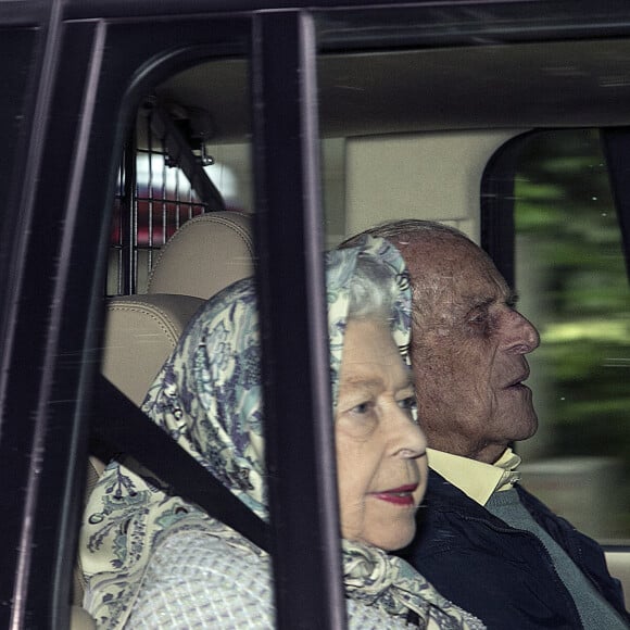 La reine Elizabeth II d'Angleterre, le prince Philip, duc d'Edimbourg, arrivent à Balmoral Castle pour leurs vacances d'été en Ecosse, le 4 aout 2020. 