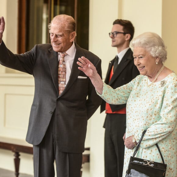 La reine Elisabeth II d'Angleterre et le prince Philip, duc d'Edimbourg à Londres le 14 juillet 2017.