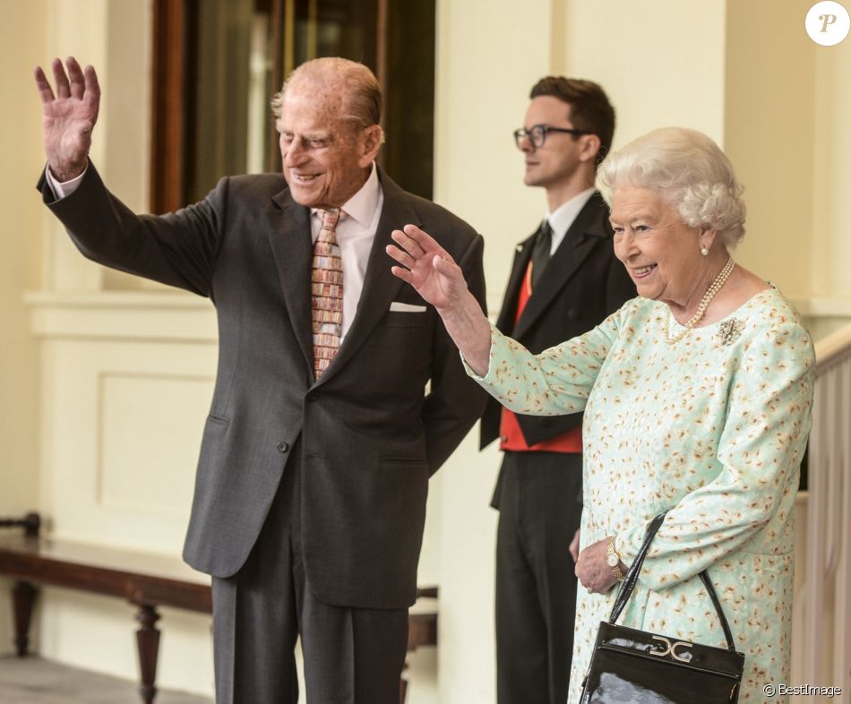 La reine Elisabeth II d'Angleterre et le prince Philip, duc d'Edimbourg à Londres le 14 juillet 2017.