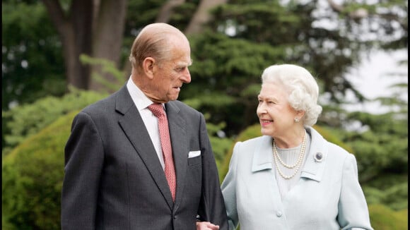 La reine Elizabeth II partage une photo intime avec le prince Philip, touchant moment de bonheur