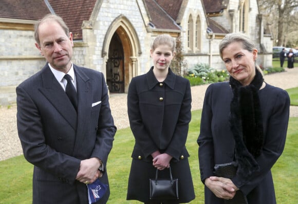 Le prince Edward, comte de Wessex, sa femme la comtesse Sophie et leur fille Lady Louise Windsor assistent au service religieux du dimanche 11 avril 2021 en la chapelle royale à Windsor.