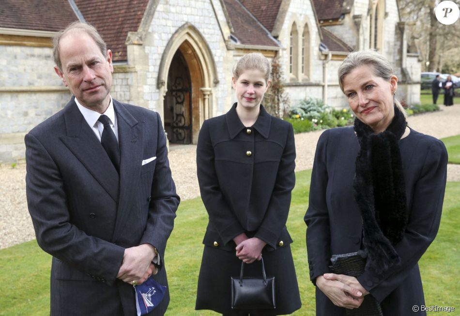 Le prince Edward, comte de Wessex, sa femme la comtesse Sophie et leur fille Lady Louise Windsor assistent au service religieux du dimanche 11 avril 2021 en la chapelle royale à Windsor.