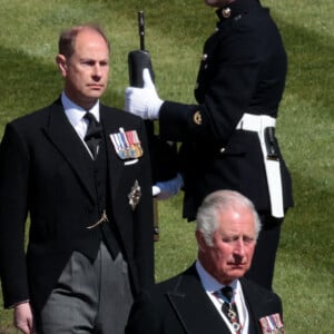 Le prince Charles, prince de Galles, le prince Edward, comte de Wessex - Arrivées aux funérailles du prince Philip, duc d'Edimbourg à la chapelle Saint-Georges du château de Windsor, le 17 avril 2021.