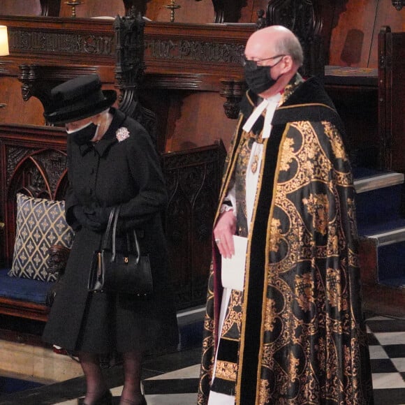La reine Elisabeth II d'Angleterre et le doyen de Windsor - Funérailles du prince Philip, duc d'Edimbourg à la chapelle Saint-Georges du château de Windsor, Royaume Uni, le 17 avril 2021.