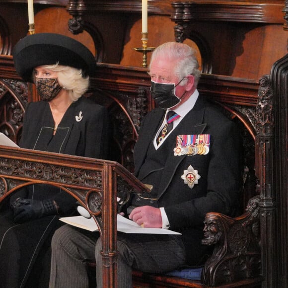 Le prince Charles, prince de Galles, et Camilla Parker Bowles, duchesse de Cornouailles, - Funérailles du prince Philip, duc d'Edimbourg à la chapelle Saint-Georges du château de Windsor, Royaume Uni, le 17 avril 2021.