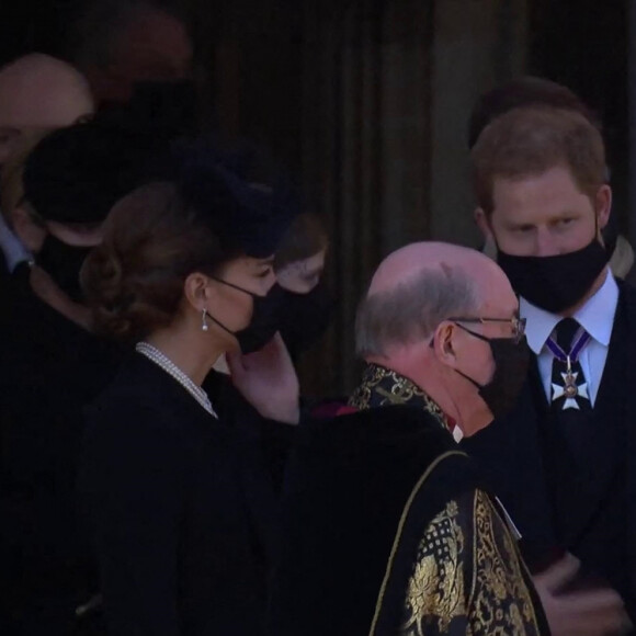 Le prince William, duc de Cambridge, et le prince Harry, duc de Sussex, Sorties des funérailles du prince Philip, duc d'Edimbourg à la chapelle Saint-Georges du château de Windsor, Royaume Uni, le 17 avril 2021. 