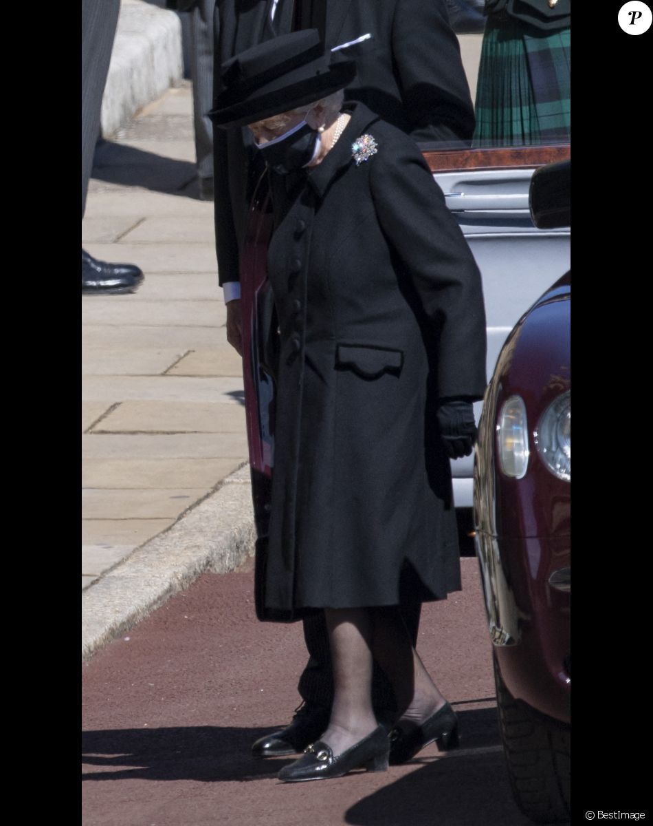 La reine Elisabeth II d'Angleterre - Arrivées aux funérailles du prince Philip, duc d'Edimbourg à la chapelle Saint-Georges du château de Windsor, le 17 avril 2021.