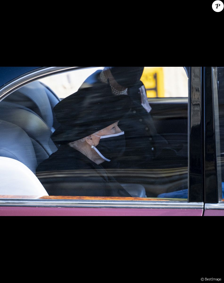 La reine Elisabeth II d'Angleterre - Arrivées aux funérailles du prince Philip, duc d'Edimbourg à la chapelle Saint-Georges du château de Windsor, le 17 avril 2021.