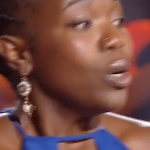 Stellia éliminée lors de l'épreuve des KO par Florent Pagny dans "The Voice" - TF1