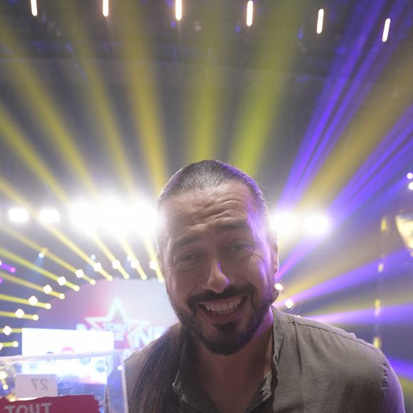 Moundir à l'enregistrement de l'émission "Tout le monde chante contre le cancer, les stars relèvent le défi" au Palais des Congrès à Paris. Le 25 novembre 2019 © Giancarlo Gorassini / Bestimage 