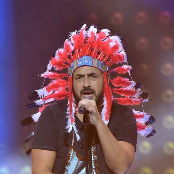 Moundir à l'enregistrement de l'émission "Tout le monde chante contre le cancer, les stars relèvent le défi" au Palais des Congrès à Paris. Le 25 novembre 2019 © Giancarlo Gorassini / Bestimage 