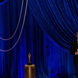 Brad Pitt présente l'Oscar du Meilleur second rôle féminin à la 93ème cérémonie des Oscars dans la gare Union Station. Los Angeles, le 25 avril 2021.