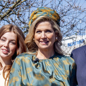 Le roi Willem-Alexander et la reine Maxima des Pays-Bas avec leurs filles les princesses Alexia, Ariane et Amalia - La famille royale des Pays-Bas réunie au High Tech Campus d'Eindhoven à l'occasion de l'anniversaire du roi (54 ans) (King's Day 2021), le 27 avril 2021.