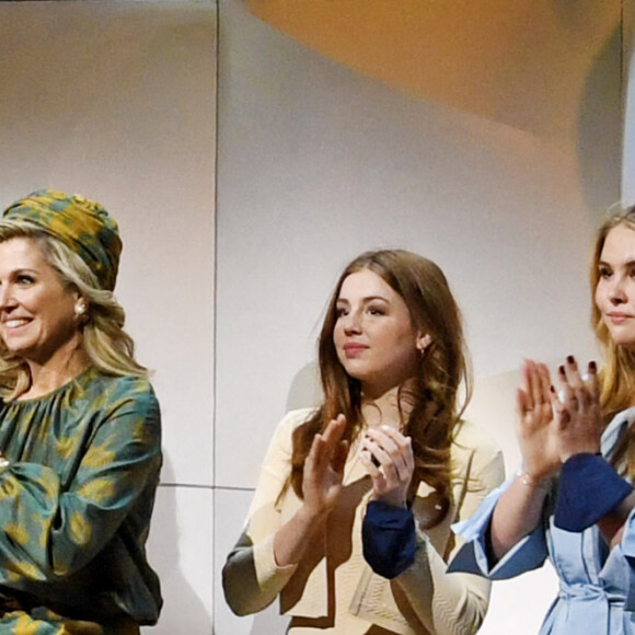 Le roi Willem-Alexander et la reine Maxima des Pays-Bas avec leurs filles la princesse Alexia des Pays-Bas, la princesse Ariane des Pays-Bas et la princesse Catharina-Amalia des Pays-Bas - La famille royale des Pays-bas réunie à Eindhoven à l'occasion de la fête du Roi (Koningsdag), anniversaire du roi (54 ans), le 27 avril 2021.