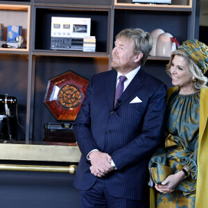 Le roi Willem-Alexander et la reine Maxima des Pays-Bas - La famille royale des Pays-bas réunie à Eindhoven à l'occasion de la fête du Roi (Koningsdag), anniversaire du roi (54 ans), le 27 avril 2021.