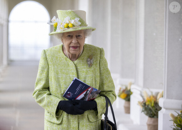 La reine Elisabeth II d'Angleterre assiste à un service pour marquer le centenaire de la Royal Australian Air Force au CWGC Air Forces Memorial à Runnymede, Royaume Uni, le 31 mars 2021.