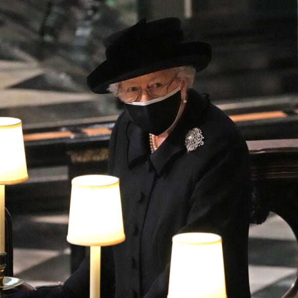 La reine Elisabeth II d'Angleterre - Funérailles du prince Philip, duc d'Edimbourg à la chapelle Saint-Georges du château de Windsor.