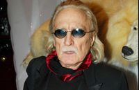 Christophe dénonce la grossesse de Michèle Torr : l'éditrice du chanteur confirme cette version !