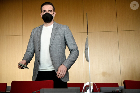 L'ancien footballeur Christoph Metzelder, jugé pour possession et diffusion d'images pédo-pornographiques, assiste à son procès. Düsseldorf, le 29 avril 2021.