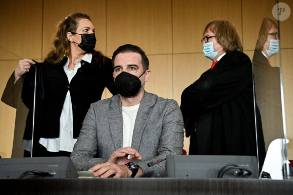 L'ancien footballeur Christoph Metzelder, jugé pour possession et diffusion d'images pédo-pornographiques, assiste à son procès. Düsseldorf, le 29 avril 2021.