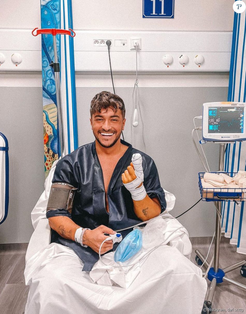 Darko (Secret Story) obligé de se faire hospitaliser après s'être coincé un morceau de pate dans l'ongle d'un doigt - Instagram