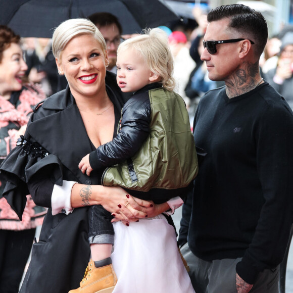 Pink, son mari Carey Hart avec leur fils Jameson Moon Hart - La chanteuse reçoit son étoile sur le Walk of Fame à Hollywood, Los Angeles, le 5 février 2019.