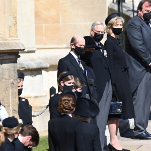 La reine Elisabeth II d'Angleterre, Catherine Kate Middleton, la duchesse de Cambridge, Zara Phillips (Tindall) et Mike Tindall, la princesse Eugenie d'York et son mari Jack Brooksbank, la princesse Beatrice d'York et son mari Edoardo Mapelli Mozzi - Arrivées aux funérailles du prince Philip, duc d'Edimbourg à la chapelle Saint-Georges du château de Windsor, Royaume Uni, le 17 avril 2021.