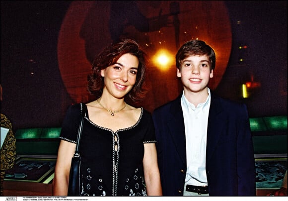 Carole Amiel et son fils Valentin lors d'une soirée hommage à Yves Montand