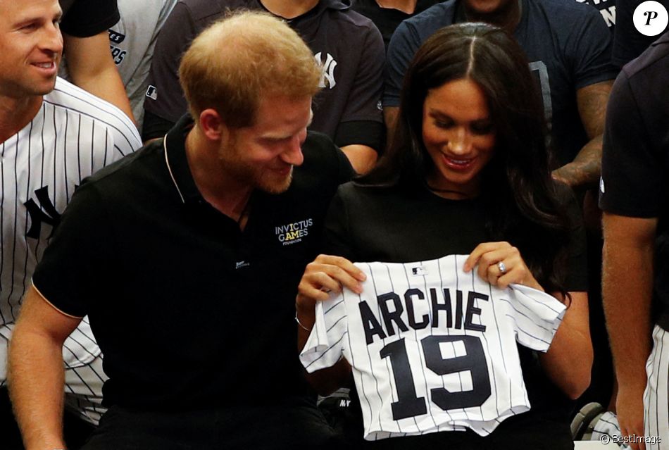 Le prince Harry, duc de Sussex, et Meghan Markle, duchesse de Sussex vont saluer les équipes de baseball "Boston Red Sox" et "New York Yankees" dans leurs vestiaires dans le cadre des Invictus Games 2019 au London Stadium. Londres, le 29 juin 2019.