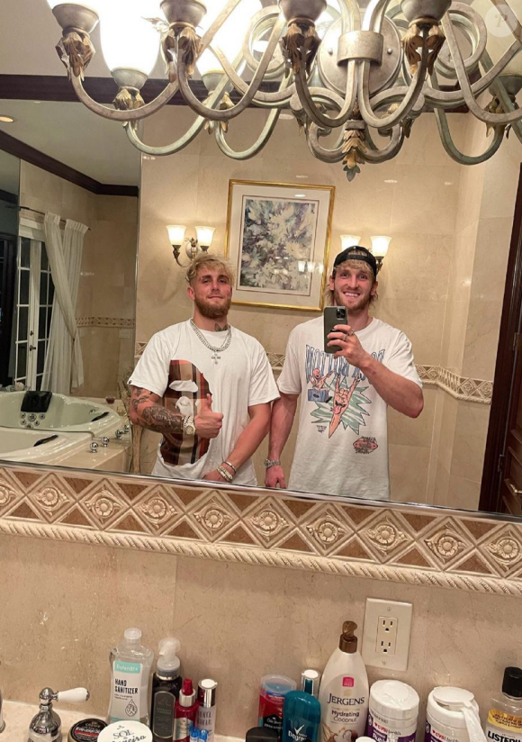 Les frères Jake et Logan Paul, en février 2021.
