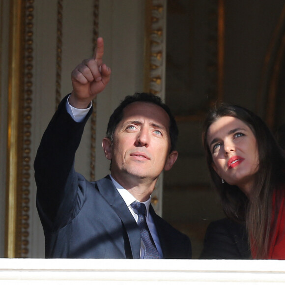 Gad Elmaleh et sa compagne Charlotte Casiraghi - Présentation de la princesse Gabriella et du prince Jacques de Monaco au balcon du palais princier de Monaco, le 7 janvier 2015, à la population monégasque en présence de la famille princière.