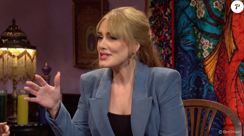 La chanteuse Adele revient sur l'émission Saturday Night Live 12 ans après son premier passage, octobre 2020.